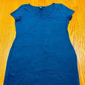 H&M black simple t-shirt dress. Sz L